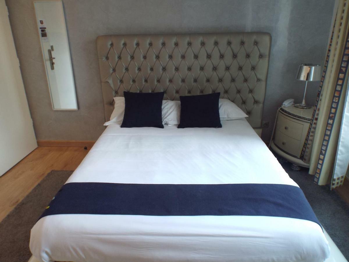 Logis Hotel Saint Martin Orleans Exterior photo